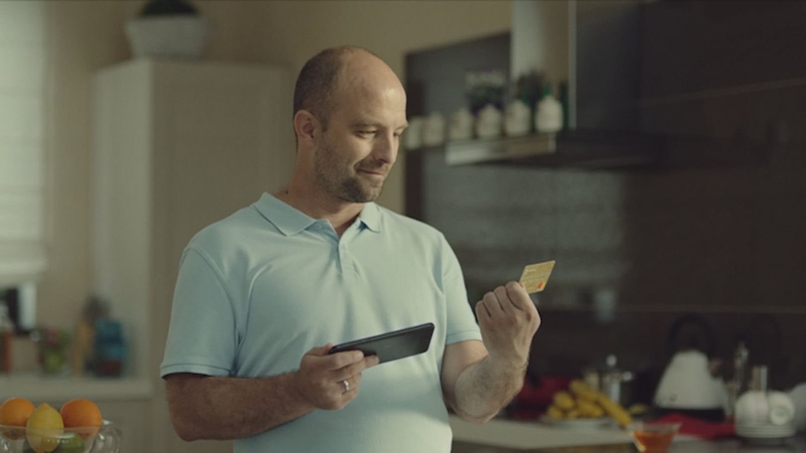 Still from Alfa Bank credit card commercial